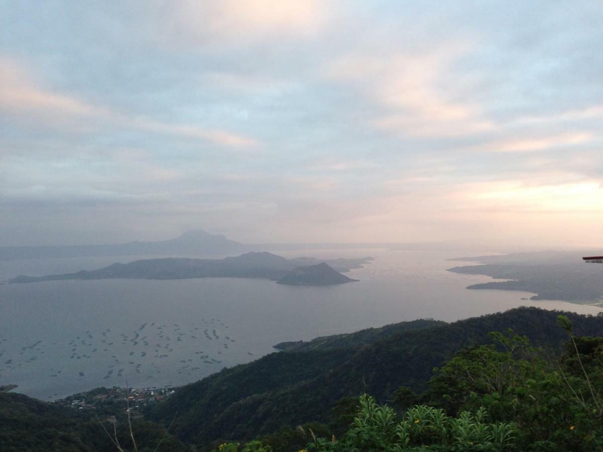 A Breath Taking View Of Taal Lake&Volcano Tagaytay City Buitenkant foto
